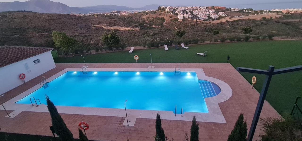 Small Oasis - Appartement 6 Personnes Manilva Esterno foto